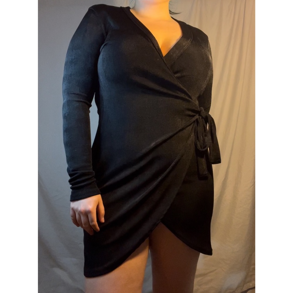Shimmery black Long sleeve wrap dress